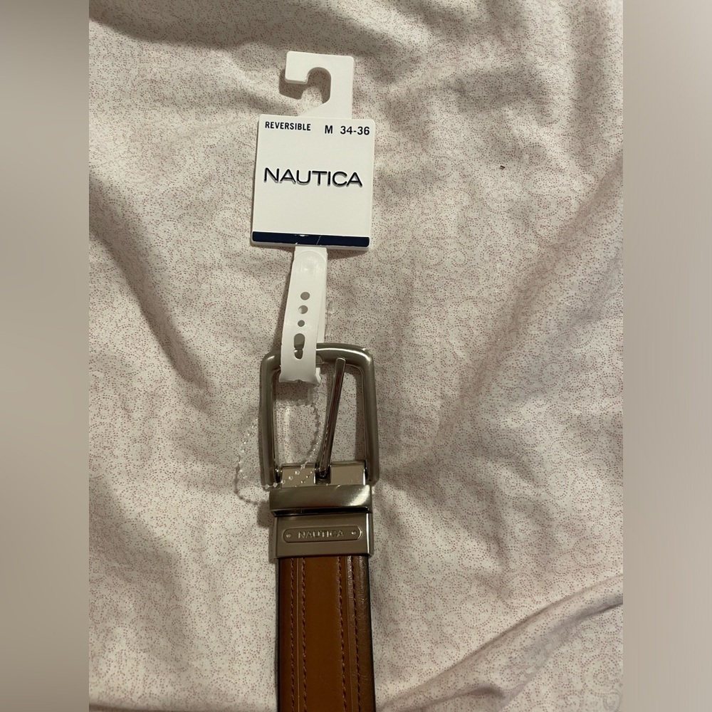 NWT Nautica Mens reversable belt. M34-36. Black/brown silver buckle.